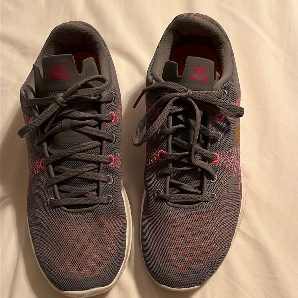 Nike Men's Gray and Pink Athletic Shoes
